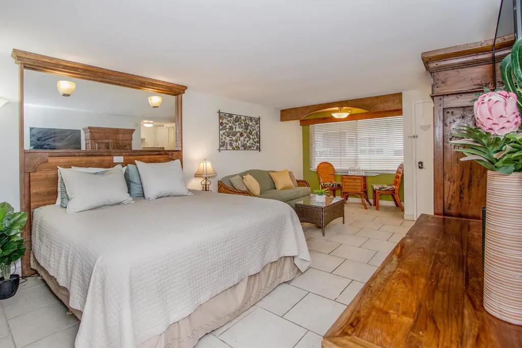 Diamond Head Beach Hotel Гонолулу Номер фото